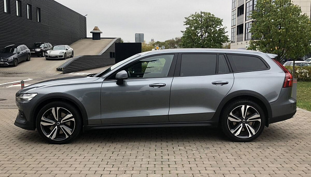 Volvo V60 2.0 4WD Универсал (250 л.с.) фото 3