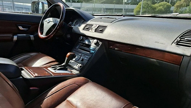 Volvo XC90 2.5 4WD Внедорожник (5 мест) (210 л.с.) фото 11