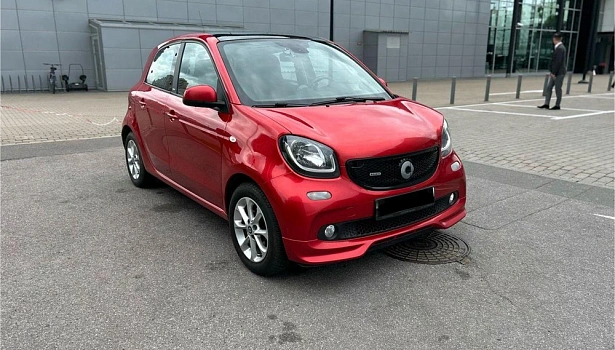 Smart Forfour 0.9 4WD Хэтчбек Brabus (109 л.с.) фото 25