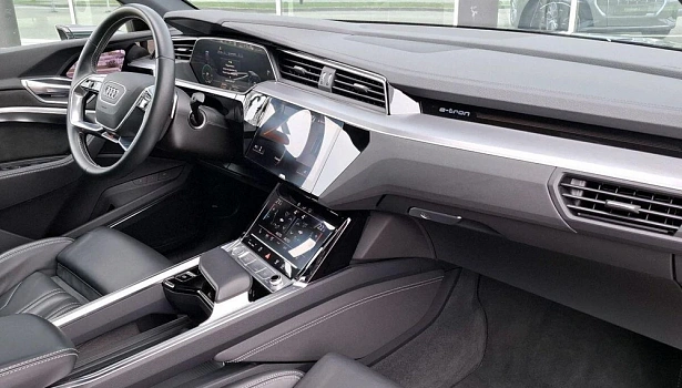 Audi e-tron Electro 4WD Внедорожник Exclusive (230 кВт) фото 11