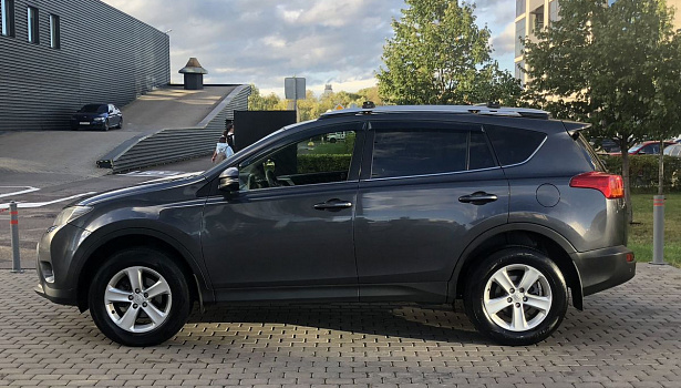 Toyota RAV4 2.5 4WD Внедорожник Престиж Плюс (180 л.с.) фото 3