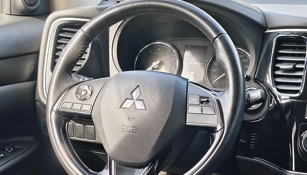 Mitsubishi Outlander 2.0 4WD Внедорожник Inform (146 л.с.) фото 16