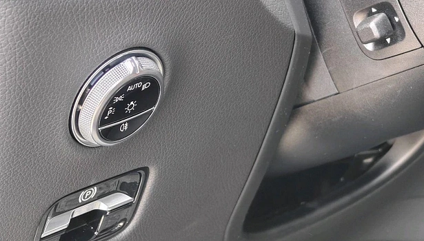 Mercedes-Benz GLC 2.0 4MATIC Внедорожник (258 л.с.) фото 18