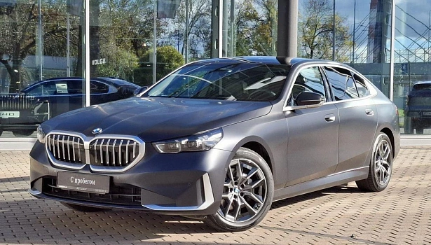 BMW 5 серии 2.0 4WD Седан M Sport (258 л.с.) фото 1