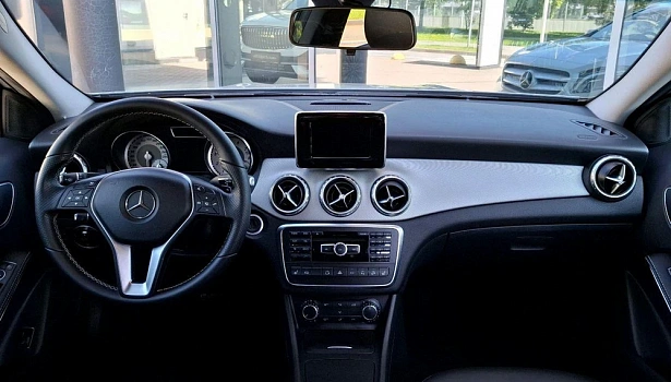Mercedes-Benz GLA 250 4MATIC Внедорожник Особая серия (211 л.с.) фото 9