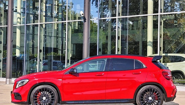 Mercedes-Benz AMG GLA 45 4MATIC Внедорожник Особая серия (381 л.с.) фото 3