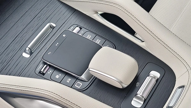 Mercedes-Benz GLE 300 d 4MATIC Внедорожник (269 л.с.) фото 19