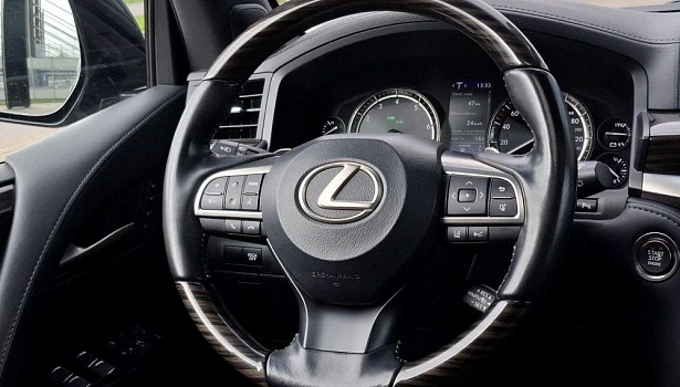 Lexus LX 5.7 4WD Внедорожник Black Vision (367 л.с.) фото 32