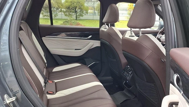 Geely Monjaro 2.0 4WD Внедорожник Flagship (2023) (238 л.с.) фото 14