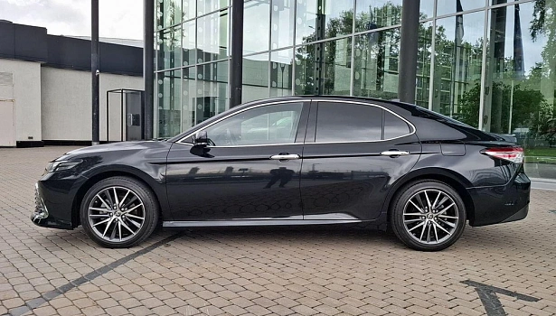Toyota Camry 2.5 4WD Седан DeLuxe (209 л.с.) фото 3