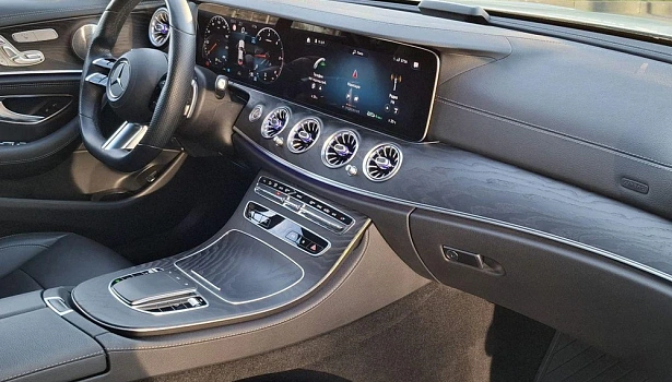 Mercedes-Benz E 220 d 4MATIC Седан Sport (194 л.с.) фото 11