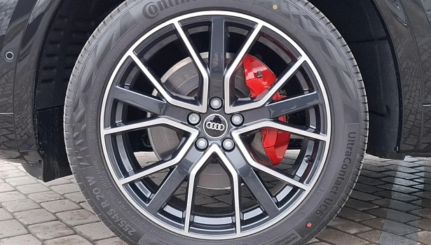 Audi Q5 Sportback 2.0hyb 4WD Внедорожник (299 л.с.) фото 16