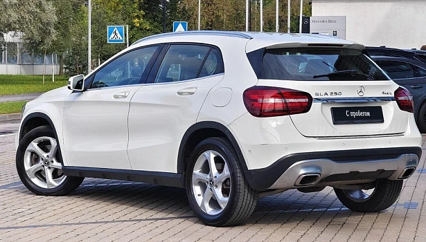 Mercedes-Benz GLA 250 4MATIC Внедорожник Urban Night Edition (211 л.с.) фото 4