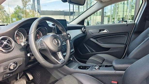 Mercedes-Benz GLA 250 4MATIC Внедорожник Urban Night Edition (211 л.с.) фото 11