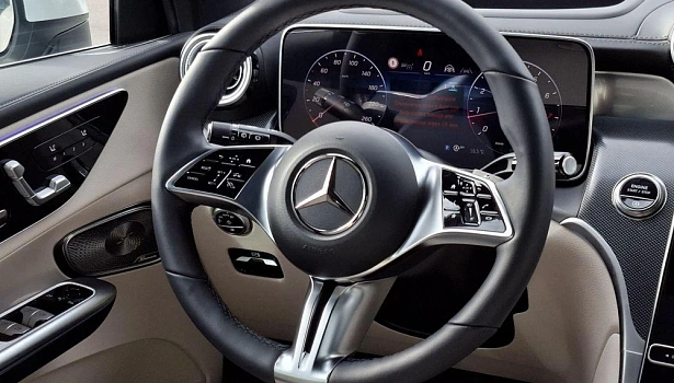 Mercedes-Benz GLC 2.0 4MATIC Внедорожник (258 л.с.) фото 18