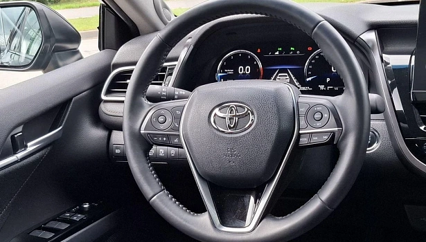 Toyota Camry 2.5 4WD Седан DeLuxe (209 л.с.) фото 30