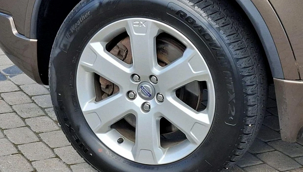 Volvo XC90 2.5 4WD Внедорожник (5 мест) (210 л.с.) фото 17