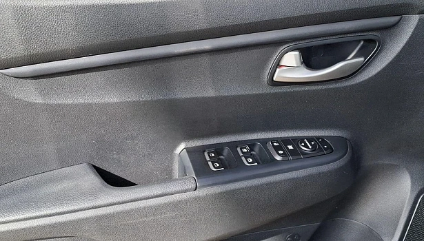 Kia Rio 1.6 4WD Седан Comfort (123 л.с.) фото 17
