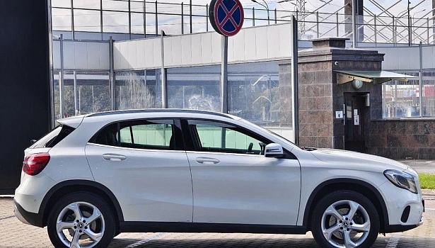 Mercedes-Benz GLA 250 4MATIC Внедорожник Urban Night Edition (211 л.с.) фото 7