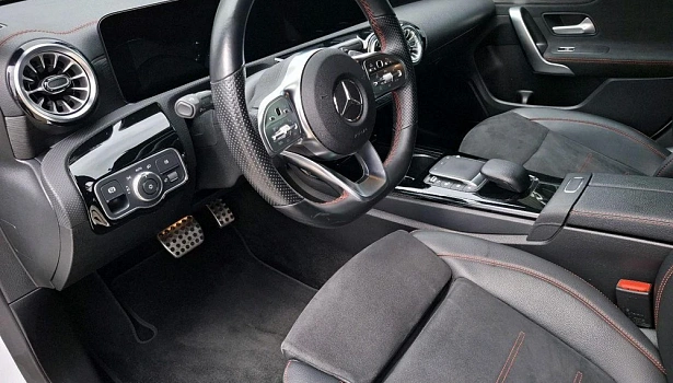 Mercedes-Benz CLA 1.3 4MATIC Купе Sport (150 л.с.) фото 11