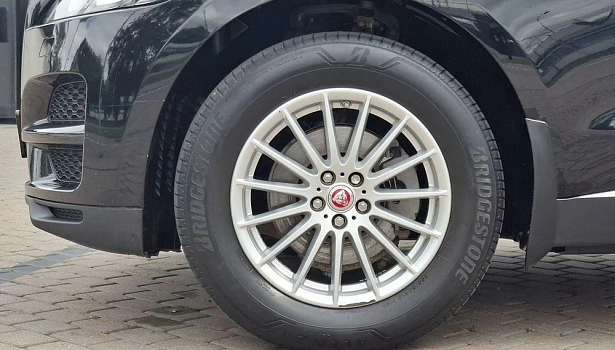 Jaguar F-Pace 2.0d 4WD Внедорожник Prestige (180 л.с.) фото 16