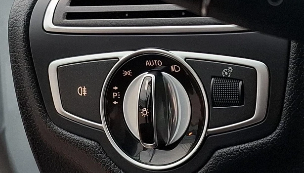 Mercedes-Benz C 200 4MATIC Седан Особая серия (184 л.с.) фото 16