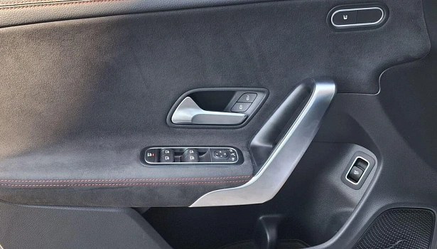 Mercedes-Benz CLA 200 Купе Sport (150 л.с.) фото 17