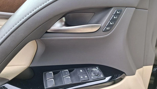 Lexus LX 5.7 4WD Внедорожник Superior (367 л.с.) фото 20
