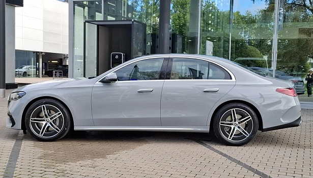 Mercedes-Benz E 2.0 4MATIC Седан E 300 4MATIC (258 л.с.) фото 3