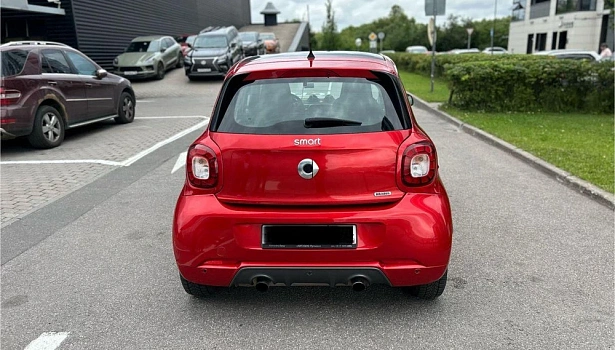 Smart Forfour 0.9 4WD Хэтчбек Brabus (109 л.с.) фото 30