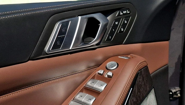 BMW X7 3.0d 4WD Внедорожник (400 л.с.) фото 18