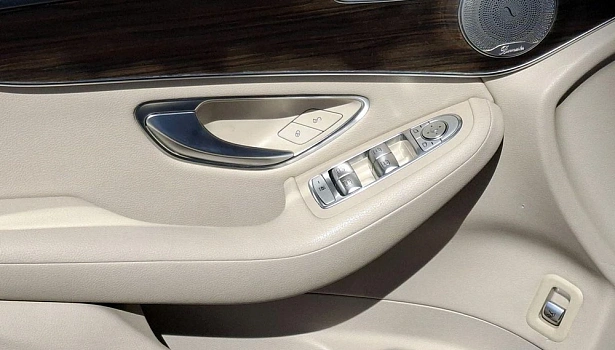 Mercedes-Benz GLC 250 4MATIC Внедорожник (211 л.с.) фото 19
