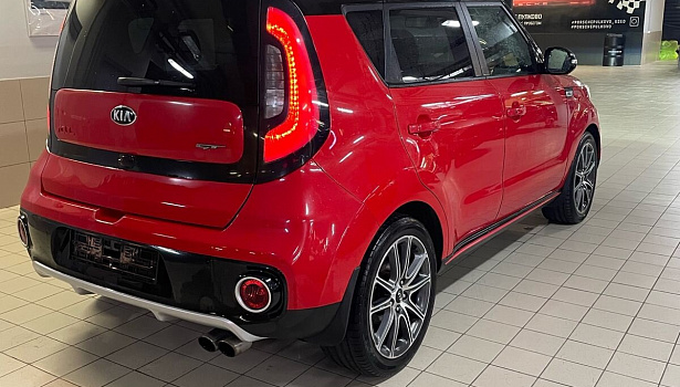 Kia Soul 1.6 4WD Хэтчбек GT (204 л.с.) фото 6