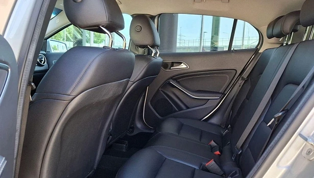 Mercedes-Benz GLA 250 4MATIC Внедорожник Особая серия (211 л.с.) фото 13