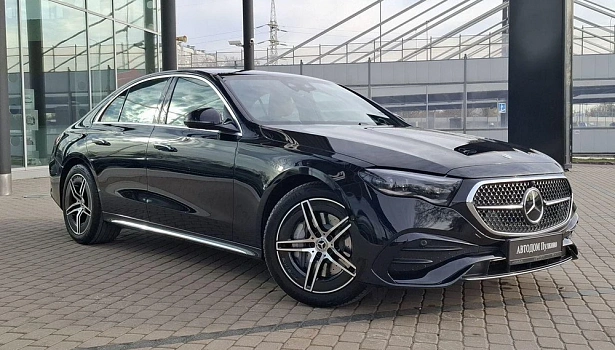 Mercedes-Benz E 2.0 4MATIC Седан E 300 4MATIC (258 л.с.) фото 1