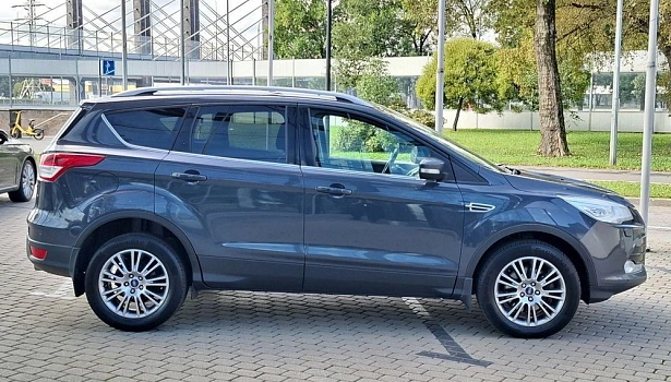 Ford Kuga 1.6 4WD Внедорожник Titanium (150 л.с.) фото 7