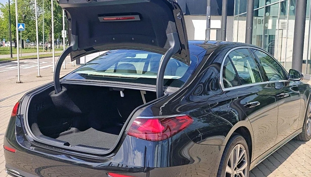 Mercedes-Benz E 2.0d 4MATIC Седан (197 л.с.) фото 7