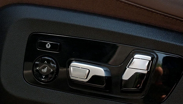 BMW X7 3.0d 4WD Внедорожник (400 л.с.) фото 20
