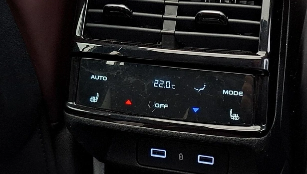 Geely Monjaro 2.0 4WD Внедорожник Flagship (2023) (238 л.с.) фото 27