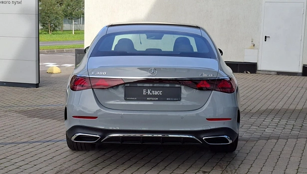 Mercedes-Benz E 2.0 4MATIC Седан E 300 4MATIC (258 л.с.) фото 8