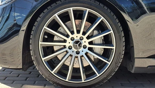 Mercedes-Benz S 560 4MATIC Седан (469 л.с.) фото 16