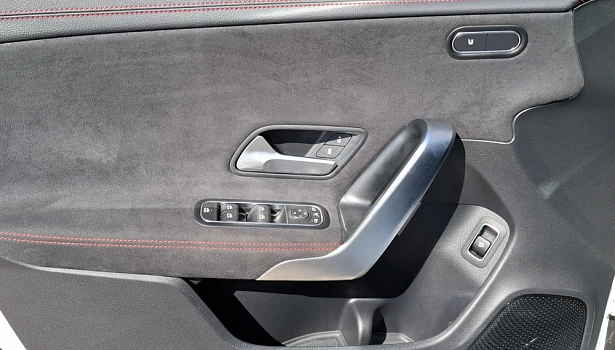 Mercedes-Benz CLA 200 Купе Sport (150 л.с.) фото 23