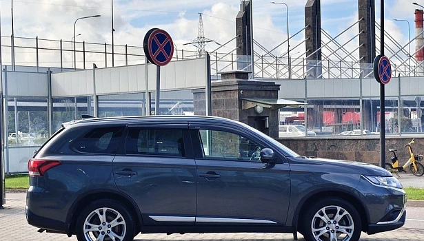 Mitsubishi Outlander 2.0 4WD Внедорожник Inform (146 л.с.) фото 7
