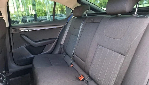 Skoda Octavia 1.8 4WD Лифтбек Style (180 л.с.) фото 14