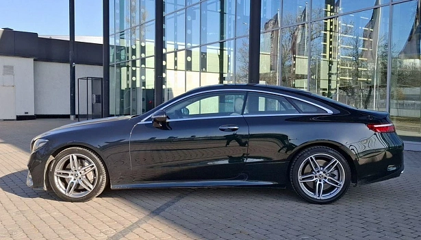 Mercedes-Benz E 450 4MATIC Купе Sport (367 л.с.) фото 3