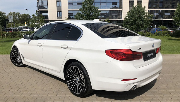 BMW 5 серии 520 d 4WD Седан (190 л.с.) фото 4