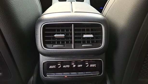 Mercedes-Benz GLE 300 d 4MATIC Внедорожник (269 л.с.) фото 27
