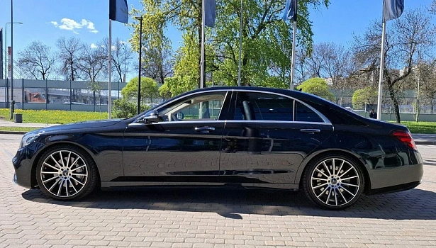 Mercedes-Benz S 560 4MATIC Седан (469 л.с.) фото 3