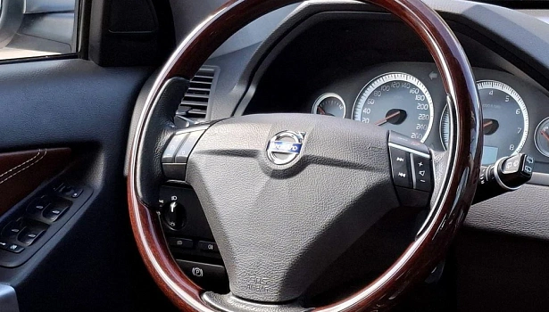 Volvo XC90 2.5 4WD Внедорожник (5 мест) (210 л.с.) фото 20