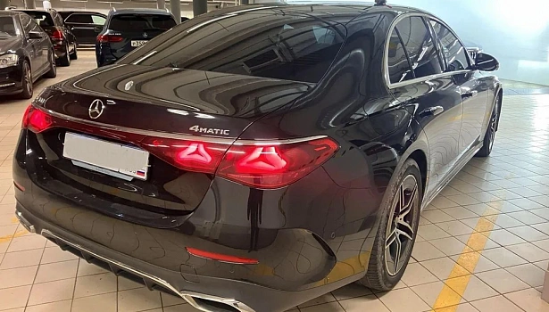 Mercedes-Benz AMG E 2.0 4MATIC Седан (258 л.с.) фото 4